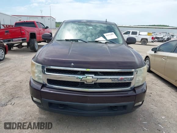 ✅ 2008 Chevrolet Silverado 1500 • VIN: 1GCEC19Y28Z298330 • Lot: 42272489. Wystawiony na IAAI z przebiegiem 97 076 mil. Bezpłatny archiwum sprzedaży aukcyjnych z USA i szczegółowy raport historii pojazdu na DreamBid. Zdjęcie 12.