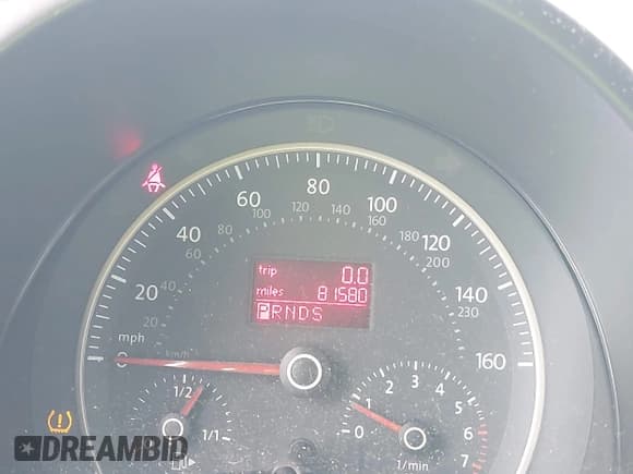 ✅ 2010 Volkswagen Beetle • VIN: 3VWRG3AL9AM002676 • Lot: 43193090. Listed on IAAI with 81,580 mi. Free auction sales archive from the USA and detailed vehicle history report at DreamBid. Image 7.