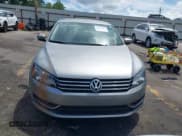 ✅ 2013 Volkswagen Passat S • VIN: 1VWAP7A36DC066412 • Lot: 42970388. Wystawiony na IAAI z przebiegiem 181 885 mil. Bezpłatny archiwum sprzedaży aukcyjnych z USA i szczegółowy raport historii pojazdu na DreamBid. Zdjęcie 13.