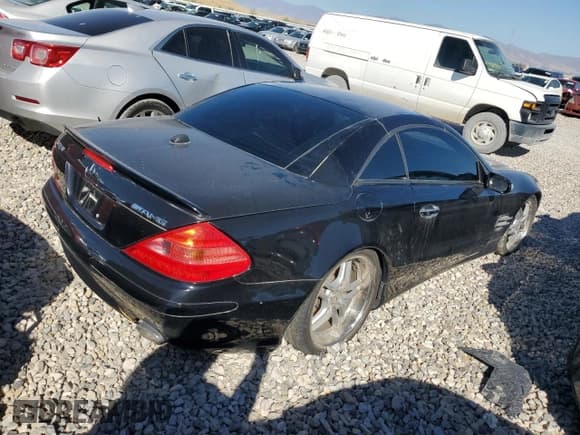 ✅ 2005 Mercedes-Benz SL 500 • VIN: WDBSK75F15F105240 • Lot: 70762935. Wystawiony na Copart z przebiegiem Nie podano. Bezpłatny archiwum sprzedaży aukcyjnych z USA i szczegółowy raport historii pojazdu na DreamBid. Zdjęcie 3.