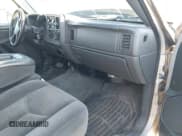 ✅ 2006 Chevrolet Silverado 2500HD Work Truck • VIN: 1GCHC24D36E189516 • Lot: 43599165. Wystawiony na IAAI z przebiegiem 211 732 mil. Bezpłatny archiwum sprzedaży aukcyjnych z USA i szczegółowy raport historii pojazdu na DreamBid. Zdjęcie 8.