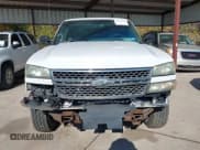 ✅ 2005 Chevrolet Silverado 2500HD LT • VIN: 1GCHC23U15F901726 • Lot: 43723341. Wystawiony na IAAI z przebiegiem 191 495 mil. Bezpłatny archiwum sprzedaży aukcyjnych z USA i szczegółowy raport historii pojazdu na DreamBid. Zdjęcie 12.