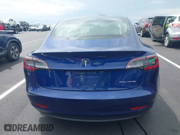 ✅ 2018 Tesla Model 3 Long Range Battery • VIN: 5YJ3E1EB8JF120162 • Лот: 42902565. Опубликован ранее на IAAI с пробегом 104 910 миль. Бесплатный доступ к архиву аукционных продаж из США и подробный отчёт об истории автомобиля на DreamBid. Изображение 15.
