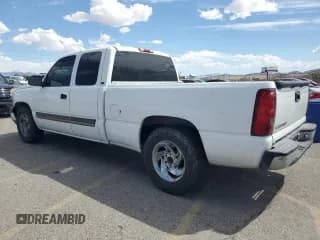 ✅ 2004 Chevrolet Silverado 1500 LS • VIN: 2GCEC19V241150171 • Лот: 72155024. Опубликован ранее на Copart с пробегом 186 553 миль. Бесплатный доступ к архиву аукционных продаж из США и подробный отчёт об истории автомобиля на DreamBid. Изображение 2.