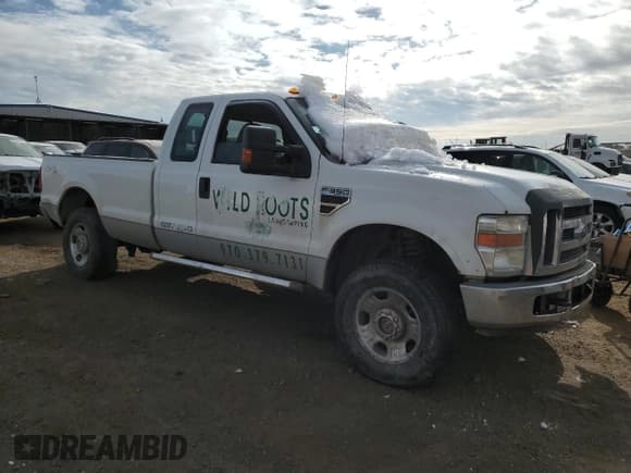 ✅ 2008 Ford F-350 XL • VIN: 1FTWX31R98EA13610 • Lot: 86222924. Listed on Copart with 253,706 mi. Free auction sales archive from the USA and detailed vehicle history report at DreamBid. Image 4.