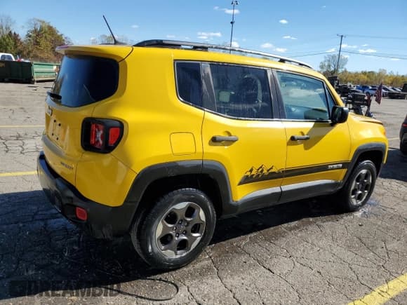 ✅ 2017 Jeep Renegade Sport • VIN: ZACCJBAB5HPE69919 • Лот: 86673545. Опубликован ранее на Copart с пробегом 53 127 миль. Бесплатный доступ к архиву аукционных продаж из США и подробный отчёт об истории автомобиля на DreamBid. Изображение 3.