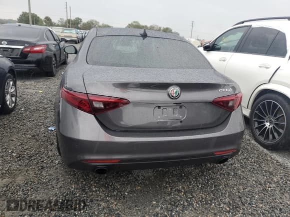 ✅ 2022 Alfa Romeo Giulia Ti • VIN: ZARFAMBN5N7666525 • Lot: 74791714. Wystawiony na Copart z przebiegiem 13 204 mil. Bezpłatny archiwum sprzedaży aukcyjnych z USA i szczegółowy raport historii pojazdu na DreamBid. Zdjęcie 6.