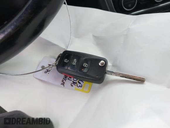 ✅ 2016 Volkswagen Passat S • VIN: 1VWAT7A38GC067643 • Lot: 43692331. Listed on IAAI with 140,580 mi. Free auction sales archive from the USA and detailed vehicle history report at DreamBid. Image 11.