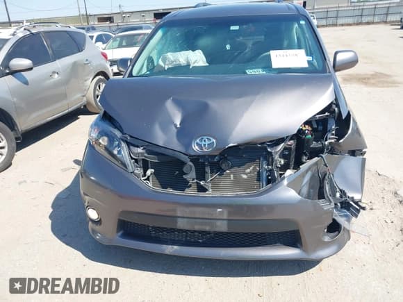 ✅ 2013 Toyota Sienna SE • VIN: 5TDXK3DCXDS360801 • Lot: 43443987. Listed on IAAI with 98,224 mi. Free auction sales archive from the USA and detailed vehicle history report at DreamBid. Image 10.