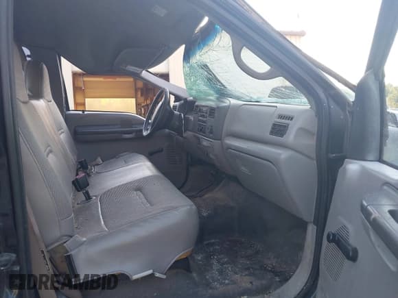 ✅ 2000 Ford F-350 XL • VIN: 1FTSX31L1YEC83490 • Lot: 43473264. Listed on IAAI with 149,928 mi. Free auction sales archive from the USA and detailed vehicle history report at DreamBid. Image 5.