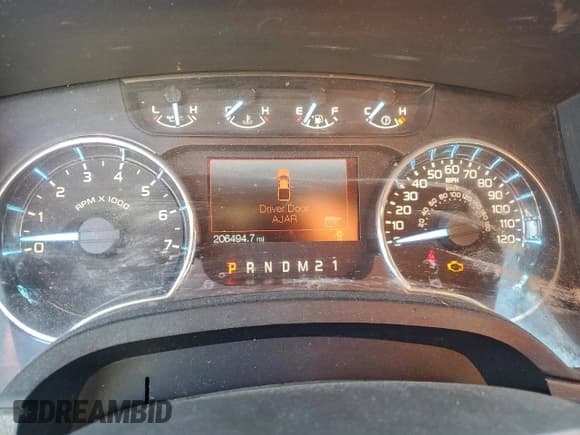 ✅ 2011 Ford F-150 XLT • VIN: 1FTFW1CF5BKD78448 • Lot: 95998415. Listed on Copart with 206,494 mi. Free auction sales archive from the USA and detailed vehicle history report at DreamBid. Image 9.