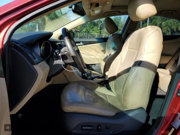 ✅ 2011 Hyundai Sonata Limited • VIN: 5NPEC4ACXBH197634 • Lot: 86247945. Listed on Copart with 159,353 mi. Free auction sales archive from the USA and detailed vehicle history report at DreamBid. Image 7.