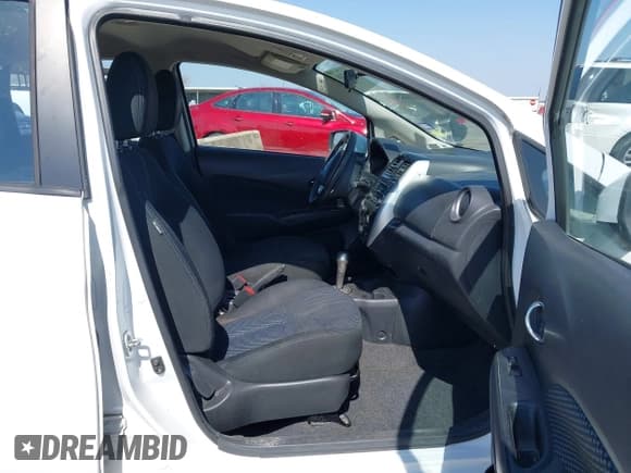 ✅ 2015 Nissan Note SV • VIN: 3N1CE2CP6FL421724 • Lot: 41807346. Listed on IAAI with 100,828 mi. Free auction sales archive from the USA and detailed vehicle history report at DreamBid. Image 5.