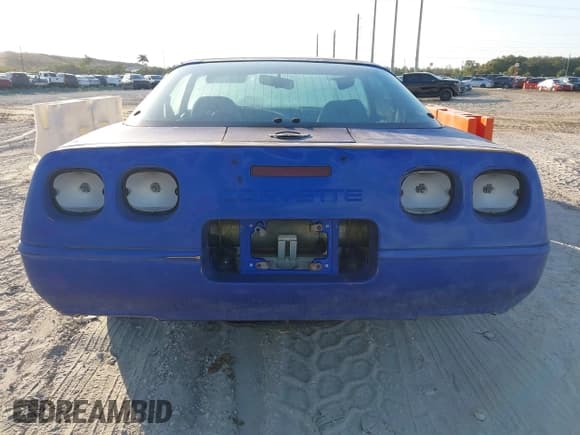 ✅ 1994 Chevrolet Corvette • VIN: 1G1YY22P9R5103086 • Lot: 43750850. Listed on IAAI with 137,181 mi. Free auction sales archive from the USA and detailed vehicle history report at DreamBid. Image 17.