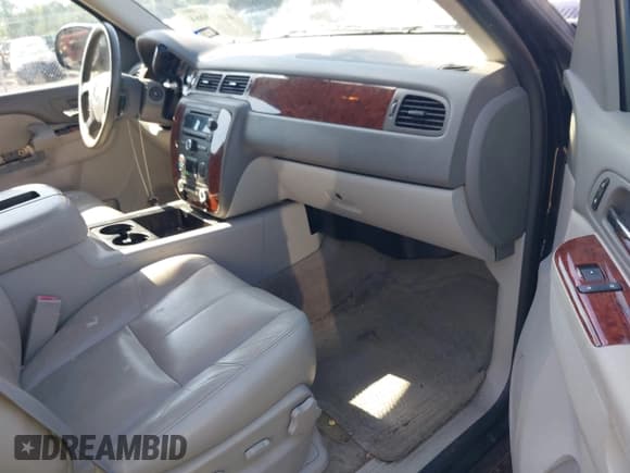 ✅ 2014 Chevrolet Tahoe LT • VIN: 1GNSCBE04ER174393 • Lot: 42513064. Listed on IAAI with 227,640 mi. Free auction sales archive from the USA and detailed vehicle history report at DreamBid. Image 5.