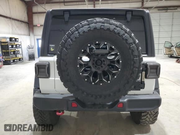 ✅ 2020 Jeep Wrangler Unlimited Rubicon • VIN: 1C4HJXFN5LW351340 • Lot: 49310975. Wystawiony na Copart z przebiegiem 66 314 mil. Bezpłatny archiwum sprzedaży aukcyjnych z USA i szczegółowy raport historii pojazdu na DreamBid. Zdjęcie 6.