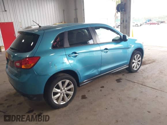2013 Mitsubishi Outlander ES with VIN 4A4AR3AU5DE002146, listed as a IAAI auction lot 43234762 with 148,374 mi miles and . Bid and sale history available at DreamBid. Image 4.