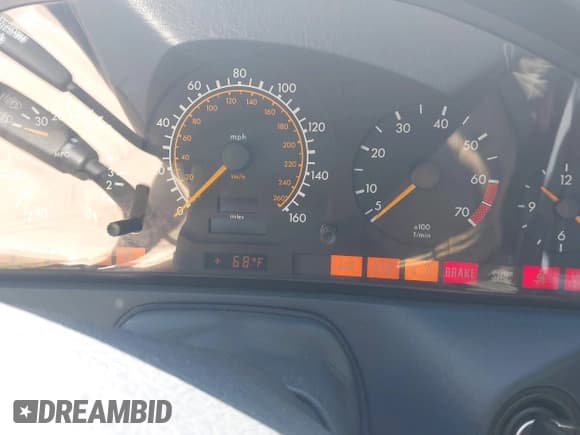 ✅ 1994 Mercedes-Benz SL 5.0L • VIN: WDBFA67E9RF096490 • Lot: 42377045. Listed on IAAI with 102,846 mi. Free auction sales archive from the USA and detailed vehicle history report at DreamBid. Image 7.