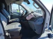 ✅ 2019 Ford Transit • VIN: 1FTYR2YM2KKA85216 • Lot: 42207747. Wystawiony na IAAI z przebiegiem 106 304 mil. Bezpłatny archiwum sprzedaży aukcyjnych z USA i szczegółowy raport historii pojazdu na DreamBid. Zdjęcie 5.