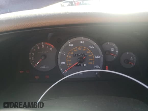 ✅ 2000 Daewoo Nubira CDX • VIN: KLAJB82Z7YK546648 • Lot: 43050445. Wystawiony na Copart z przebiegiem 77 874 mil. Bezpłatny archiwum sprzedaży aukcyjnych z USA i szczegółowy raport historii pojazdu na DreamBid. Zdjęcie 9.