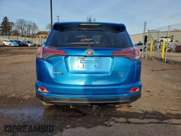 ✅ 2018 Toyota RAV4 LE • VIN: JTMBFREV3JJ176259 • Lot: 93655445. Listed on Copart with 152,744 mi. Free auction sales archive from the USA and detailed vehicle history report at DreamBid. Image 6.