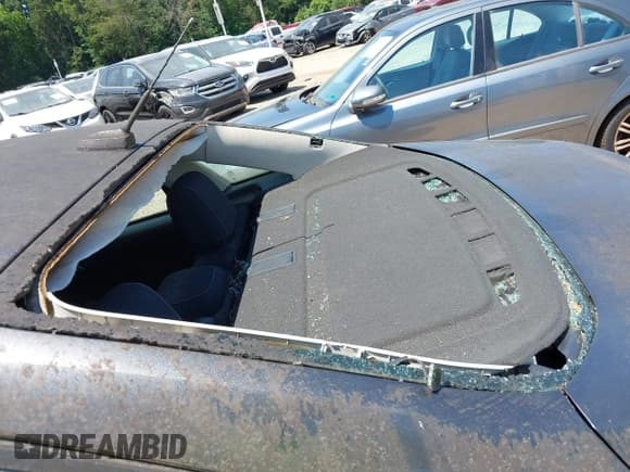 ✅ 2015 Ford Focus SE • VIN: 1FADP3F2XFL228561 • Lot: 42796493. Listed on IAAI with 181,608 mi. Free auction sales archive from the USA and detailed vehicle history report at DreamBid. Image 6.