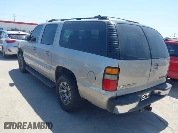 ✅ 2004 Chevrolet Suburban Z71 • VIN: 3GNFK16Z14G122679 • Lot: 41979958. Wystawiony na IAAI z przebiegiem 238 912 mil. Bezpłatny archiwum sprzedaży aukcyjnych z USA i szczegółowy raport historii pojazdu na DreamBid. Zdjęcie 3.