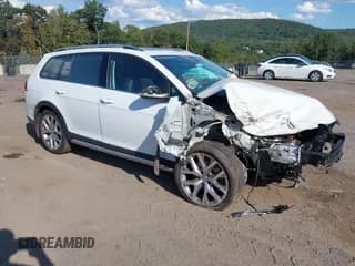 ✅ 2019 Volkswagen Golf S • VIN: 3VWM17AU5KM519857 • Lot: 43119440. Wystawiony na IAAI z przebiegiem 113 157 mil. Bezpłatny archiwum sprzedaży aukcyjnych z USA i szczegółowy raport historii pojazdu na DreamBid. Zdjęcie 1.