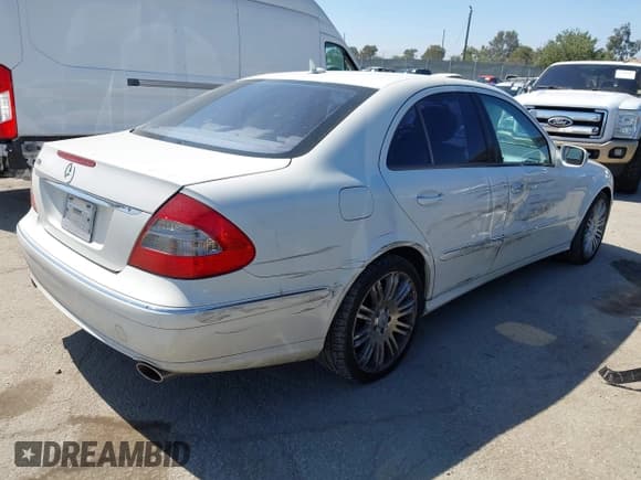 ✅ 2007 Mercedes-Benz E 350 • VIN: WDBUF56X57B106314 • Lot: 42730331. Listed on IAAI with 206,246 mi. Free auction sales archive from the USA and detailed vehicle history report at DreamBid. Image 4.