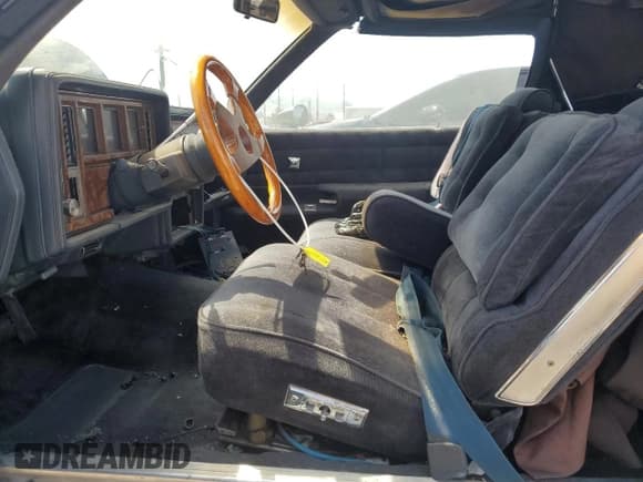 ✅ 1981 Buick Regal Limited • VIN: 1G4AM47AXBZ135334 • Lot: 57815605. Listed on Copart with 11,647 mi. Free auction sales archive from the USA and detailed vehicle history report at DreamBid. Image 7.