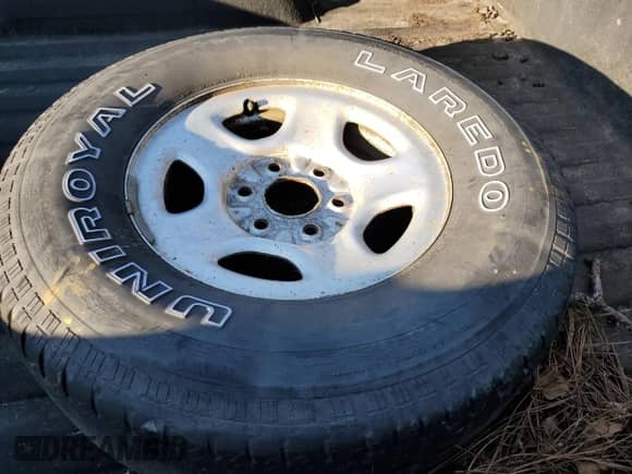 2001 Chevrolet Silverado 1500 LT z VIN 1GCEC19T21Z203162, wystawiony jako Copart lot #46577965 z przebiegiem 308 212 mil mil oraz Szkoda całkowita • Salvage title. Historia ofert i sprzedaży dostępna na DreamBid. Obrazek 12.