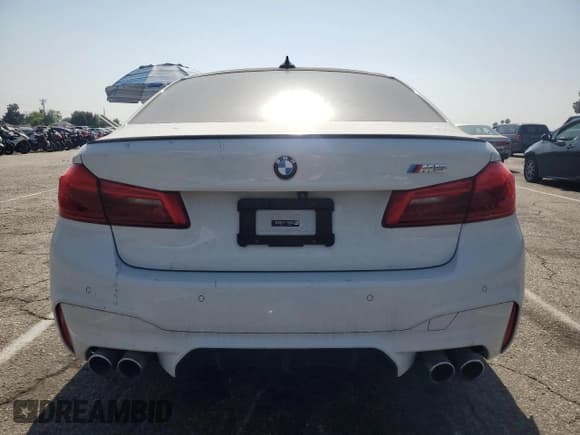 ✅ 2019 BMW M5 • VIN: WBSJF0C53KB284878 • Lot: 59773965. Wystawiony na Copart z przebiegiem Nie podano. Bezpłatny archiwum sprzedaży aukcyjnych z USA i szczegółowy raport historii pojazdu na DreamBid. Zdjęcie 6.