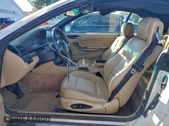 ✅ 2004 BMW 3 Series 325Ci • VIN: WBABW33484PL26517 • Lot: 94749515. Wystawiony na Copart z przebiegiem 81 542 mil. Bezpłatny archiwum sprzedaży aukcyjnych z USA i szczegółowy raport historii pojazdu na DreamBid. Zdjęcie 7.