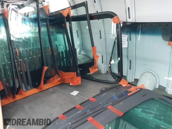 ✅ 2019 Chevrolet Express Cargo • VIN: 1GCWGBFP0K1354958 • Лот: 42175860. Опубликован ранее на IAAI с пробегом 273 313 миль. Бесплатный доступ к архиву аукционных продаж из США и подробный отчёт об истории автомобиля на DreamBid. Изображение 8.