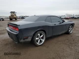 ✅ 2010 Dodge Challenger R/T • VIN: 2B3CJ5DT2AH122661 • Lot: 46820555. Wystawiony na Copart z przebiegiem 119 935 mil. Bezpłatny archiwum sprzedaży aukcyjnych z USA i szczegółowy raport historii pojazdu na DreamBid. Zdjęcie 3.