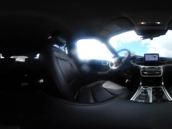 ✅ 2022 Ford Explorer XLT • VIN: 1FMSK8DH8NGC02323 • Lot: 43064162. Wystawiony na IAAI z przebiegiem 24 321 mil. Bezpłatny archiwum sprzedaży aukcyjnych z USA i szczegółowy raport historii pojazdu na DreamBid. Zdjęcie 19.