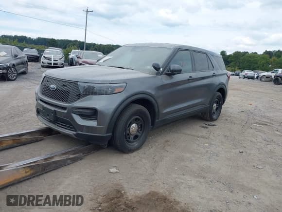 ✅ 2025 Ford Police Interceptor Utility • VIN: 1FM5K8AB9SGB13773 • Lot: 43087413. Wystawiony na IAAI z przebiegiem 5 378 mil. Bezpłatny archiwum sprzedaży aukcyjnych z USA i szczegółowy raport historii pojazdu na DreamBid. Zdjęcie 2.
