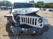 ✅ 2012 Jeep Wrangler Sahara • VIN: 1C4GJWBG0CL245456 • Lot: 82194845. Wystawiony na Copart z przebiegiem Nie podano. Bezpłatny archiwum sprzedaży aukcyjnych z USA i szczegółowy raport historii pojazdu na DreamBid. Zdjęcie 5.