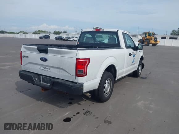 ✅ 2017 Ford F-150 XL • VIN: 1FTMF1C8XHFB62640 • Lot: 43251131. Wystawiony na IAAI z przebiegiem 182 448 mil. Bezpłatny archiwum sprzedaży aukcyjnych z USA i szczegółowy raport historii pojazdu na DreamBid. Zdjęcie 4.