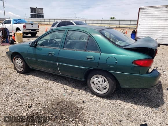 ✅ 2001 Ford Escort Fleet • VIN: 3FAFP13P61R106089 • Лот: 61732225. Опубликован ранее на Copart с пробегом 96 964 миль. Бесплатный доступ к архиву аукционных продаж из США и подробный отчёт об истории автомобиля на DreamBid. Изображение 2.