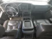 ✅ 2007 Chevrolet Silverado 2500HD LT3 • VIN: 1GCHK23D07F144372 • Lot: 67487224. Wystawiony na Copart z przebiegiem 317 082 mil. Bezpłatny archiwum sprzedaży aukcyjnych z USA i szczegółowy raport historii pojazdu na DreamBid. Zdjęcie 8.