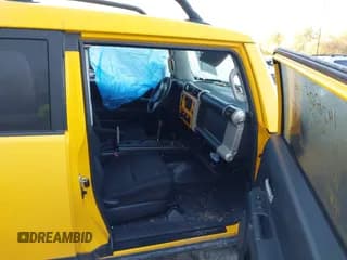 ✅ 2007 Toyota FJ Cruiser • VIN: JTEBU11F670074017 • Лот: 43545800. Опубликован ранее на IAAI с пробегом 171 669 миль. Бесплатный доступ к архиву аукционных продаж из США и подробный отчёт об истории автомобиля на DreamBid. Изображение 5.