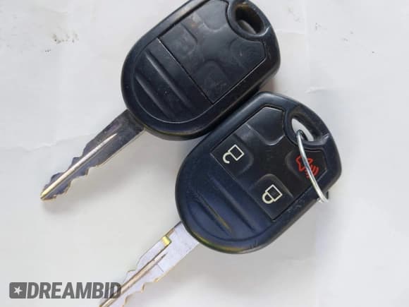 ✅ 2014 Ford F-150 XL • VIN: 1FTFX1ET4EFA09304 • Lot: 43847410. Wystawiony na IAAI z przebiegiem 174 734 mil. Bezpłatny archiwum sprzedaży aukcyjnych z USA i szczegółowy raport historii pojazdu na DreamBid. Zdjęcie 11.