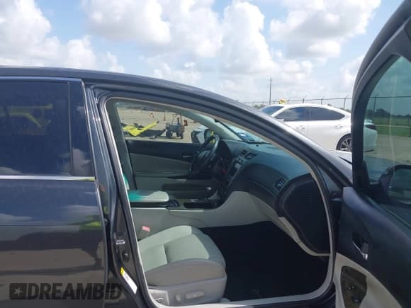 ✅ 2010 Lexus GS 350 • VIN: JTHBE1KS5A0050049 • Lot: 42972727. Wystawiony na IAAI z przebiegiem 178 932 mil. Bezpłatny archiwum sprzedaży aukcyjnych z USA i szczegółowy raport historii pojazdu na DreamBid. Zdjęcie 5.