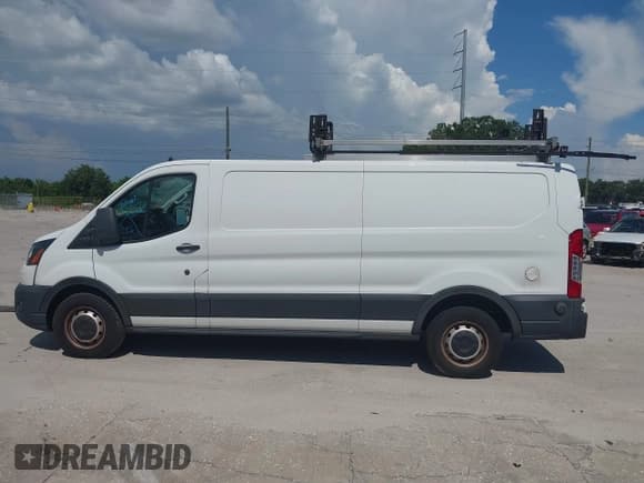 ✅ 2020 Ford Transit Cargo • VIN: 1FTYE1Y89LKA70075 • Lot: 42797915. Wystawiony na IAAI z przebiegiem 87 732 mil. Bezpłatny archiwum sprzedaży aukcyjnych z USA i szczegółowy raport historii pojazdu na DreamBid. Zdjęcie 14.