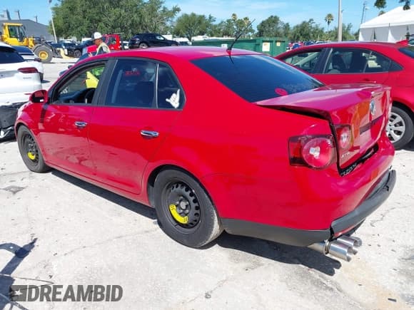 ✅ 2010 Volkswagen Jetta Limited Edition • VIN: 3VWRX7AJ0AM113039 • Lot: 42516546. Listed on IAAI with 220,785 mi. Free auction sales archive from the USA and detailed vehicle history report at DreamBid. Image 3.