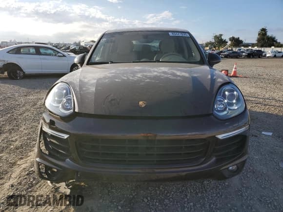 ✅ 2017 Porsche Cayenne • VIN: WP1AA2A25HKA81296 • Lot: 89441035. Wystawiony na Copart z przebiegiem 38 994 mil. Bezpłatny archiwum sprzedaży aukcyjnych z USA i szczegółowy raport historii pojazdu na DreamBid. Zdjęcie 5.