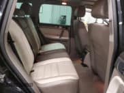 ✅ 2010 Volkswagen Touareg • VIN: WVGAK7A98AD002461 • Лот: 50265945. Опубликован ранее на Copart с пробегом 166 315 миль. Бесплатный доступ к архиву аукционных продаж из США и подробный отчёт об истории автомобиля на DreamBid. Изображение 10.