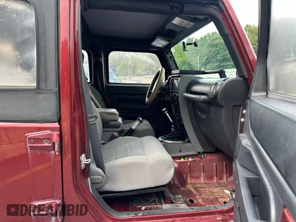 ✅ 2008 Jeep Wrangler Unlimited Rubicon • VIN: 1J8GA69198L599929 • Lot: 71301415. Wystawiony na Copart z przebiegiem 234 168 mil. Bezpłatny archiwum sprzedaży aukcyjnych z USA i szczegółowy raport historii pojazdu na DreamBid. Zdjęcie 7.