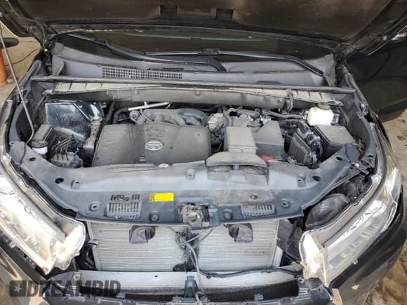 ✅ 2018 Toyota Highlander LE • VIN: 5TDBZRFH6JS834630 • Lot: 59680915. Wystawiony na Copart z przebiegiem 93 904 mil. Bezpłatny archiwum sprzedaży aukcyjnych z USA i szczegółowy raport historii pojazdu na DreamBid. Zdjęcie 12.